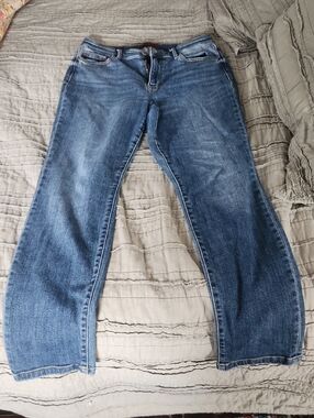 Judy Blue Medium Wash Boyfriend Fit Jeans